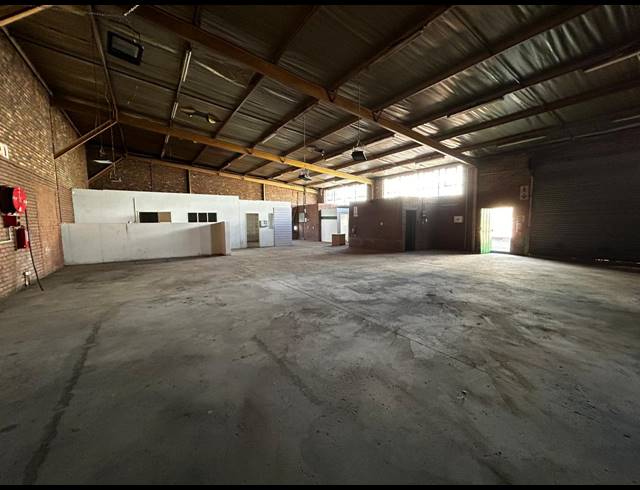 372M² WAREHOUSE TO LET IN KEW
